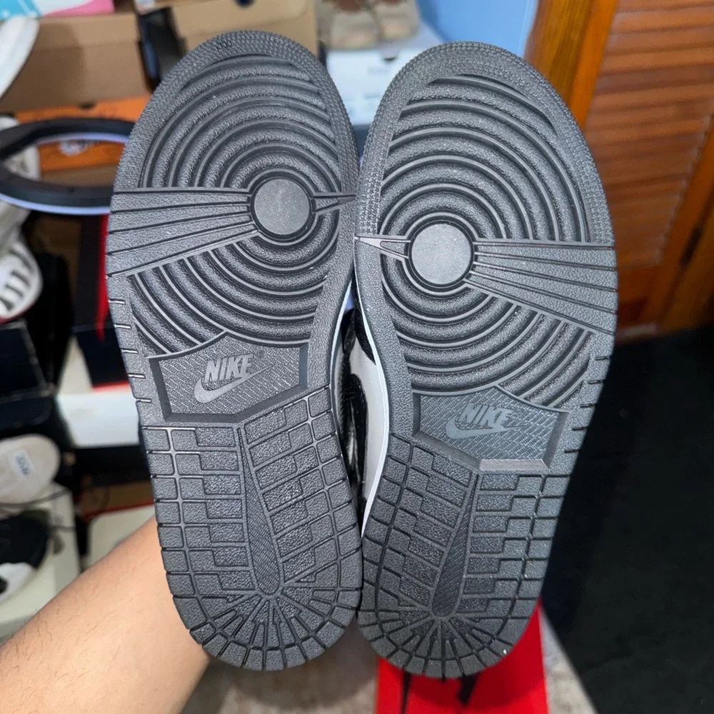 Size 7 - Jordan 1 High Twist 2.0 Medium Grey Women’s - Picture 5 of 7